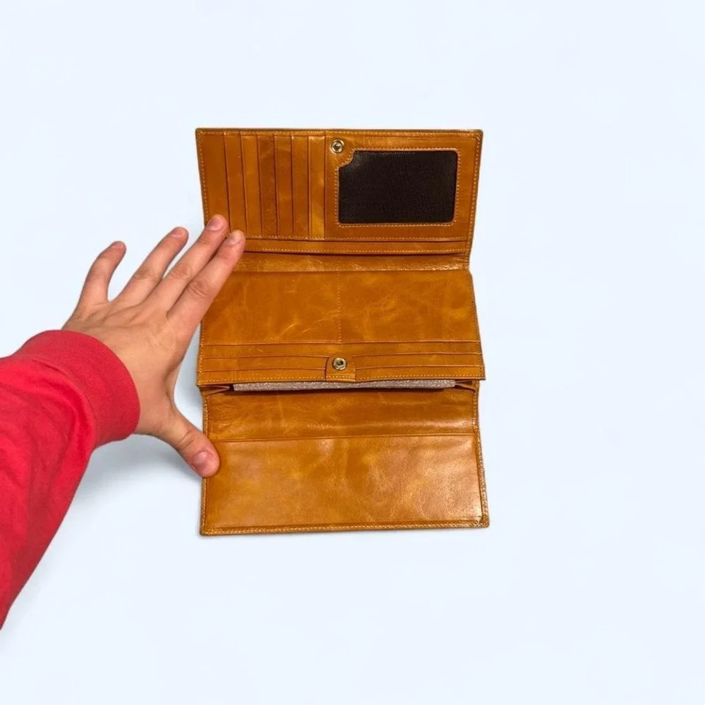 Tan‎ leather wallet with a classic look